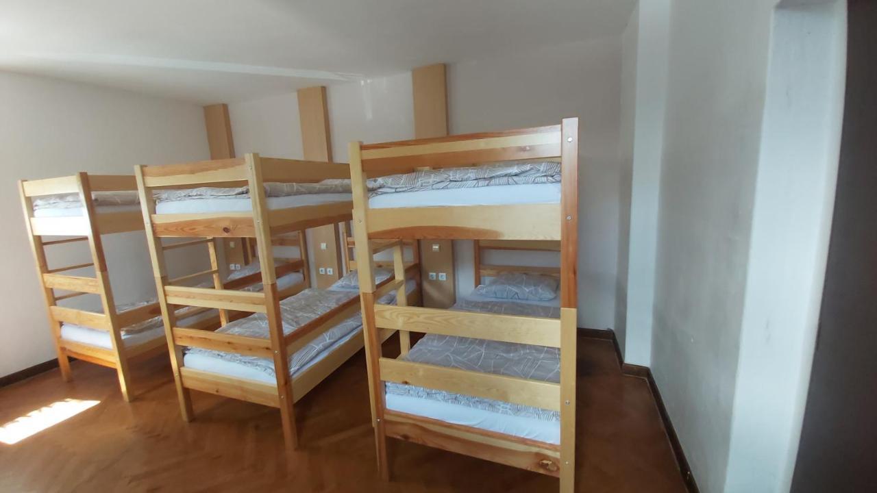 Hostel In Picerija Spajza 모스트라나 외부 사진