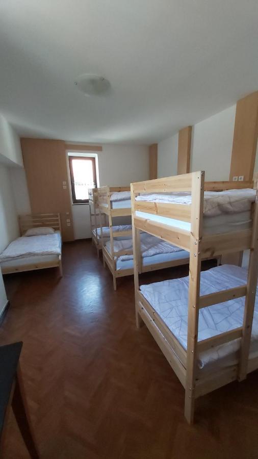Hostel In Picerija Spajza 모스트라나 외부 사진